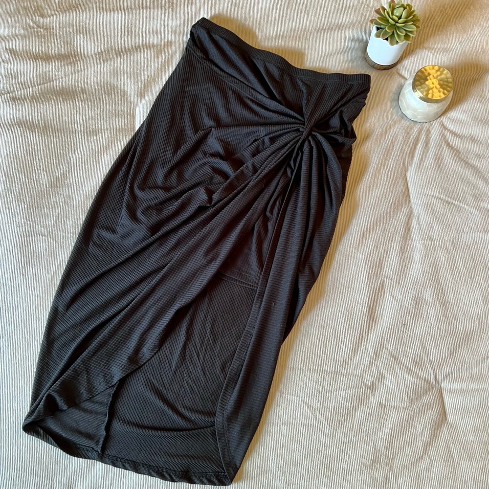 Francesca’s Twist Front Midi Skirt, size small